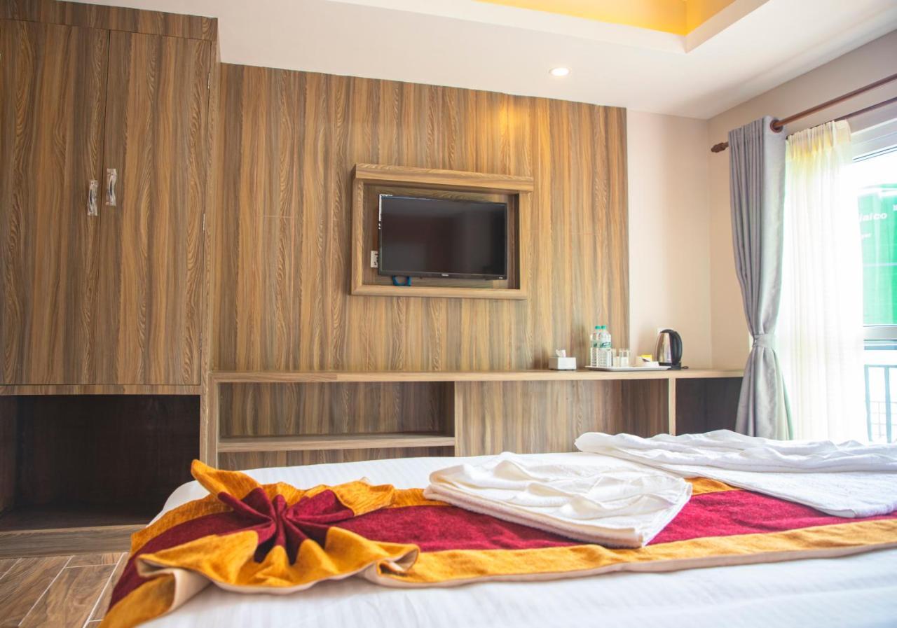 Hotel Pushkar Pokhara Extérieur photo