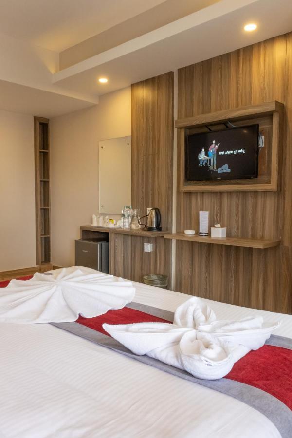 Hotel Pushkar Pokhara Extérieur photo