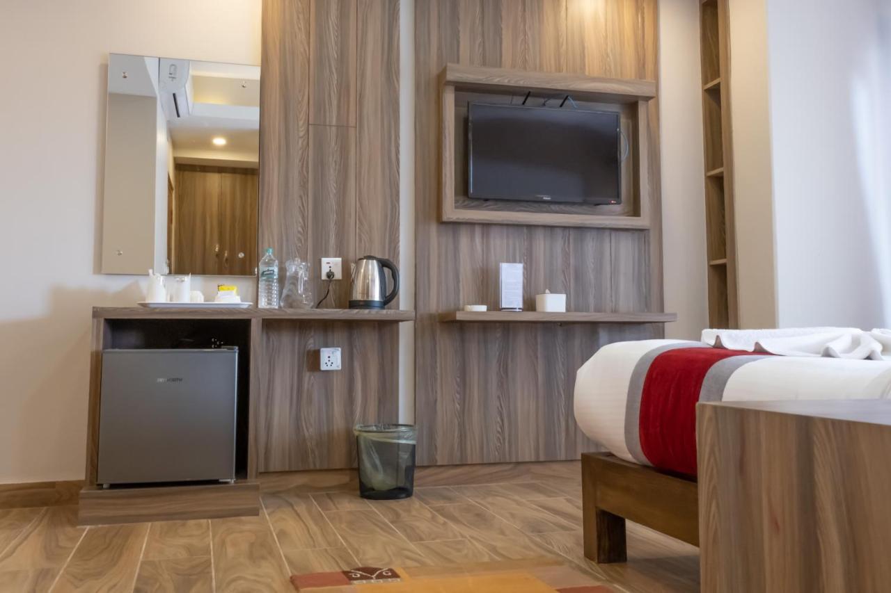 Hotel Pushkar Pokhara Extérieur photo
