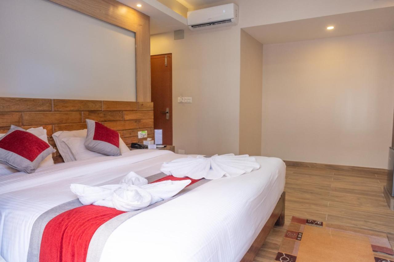 Hotel Pushkar Pokhara Extérieur photo